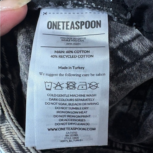 One Teaspoon Sunset Acid Bandits Shorts Size 28/29 NWT Low Waist Distressed - Picture 4 of 12